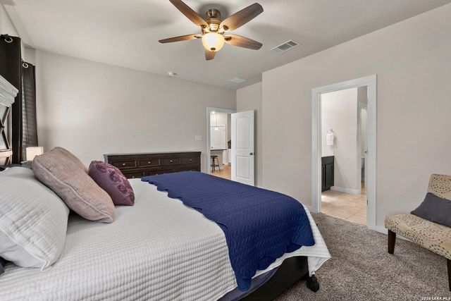 6211 Fox Peak Dr, San Antonio, TX 78247