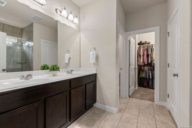 6211 Fox Peak Dr, San Antonio, TX 78247