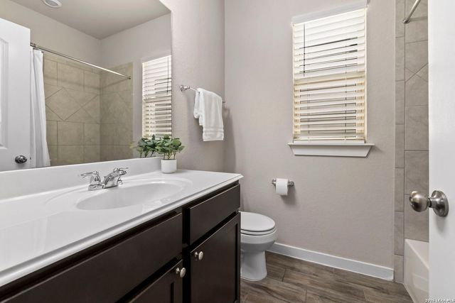 6211 Fox Peak Dr, San Antonio, TX 78247