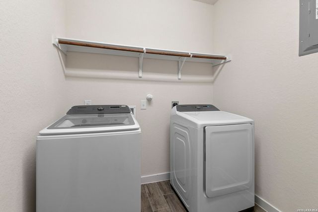 6211 Fox Peak Dr, San Antonio, TX 78247