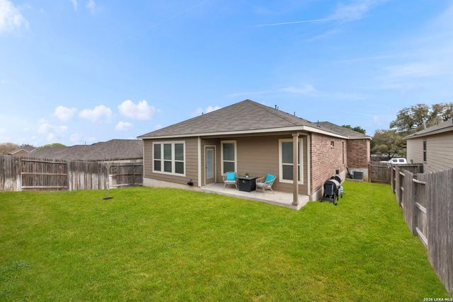 6211 Fox Peak Dr, San Antonio, TX 78247