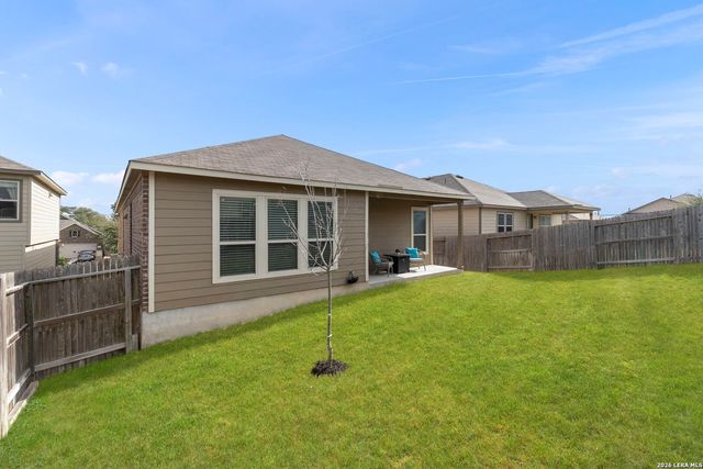 6211 Fox Peak Dr, San Antonio, TX 78247