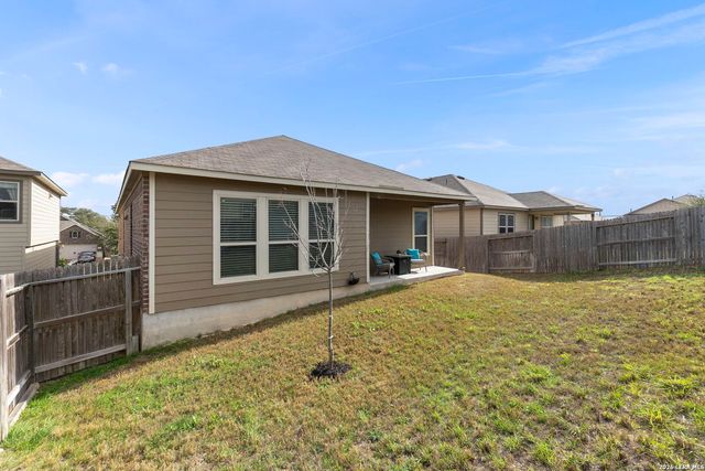 6211 Fox Peak Dr, San Antonio, TX 78247