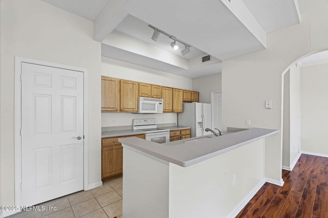10075 GATE Parkway N, 1304, Jacksonville, FL 32246