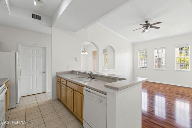 10075 GATE Parkway N, 1304, Jacksonville, FL 32246