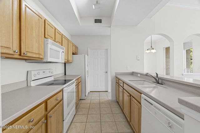 10075 GATE Parkway N, 1304, Jacksonville, FL 32246