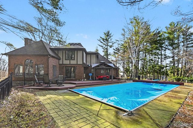 100 N Latson Road, Oceola Township, MI 48843