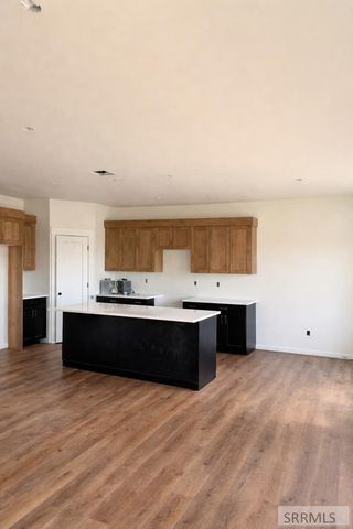 475 East River Ln, Idaho Falls, ID 83402