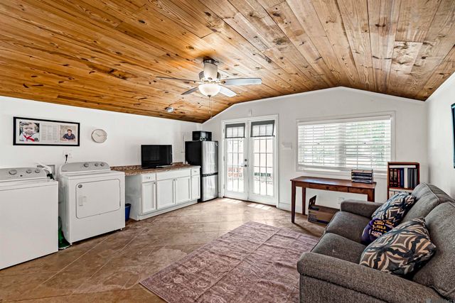 4145 Floyd Dr, Baton Rouge, LA 70808