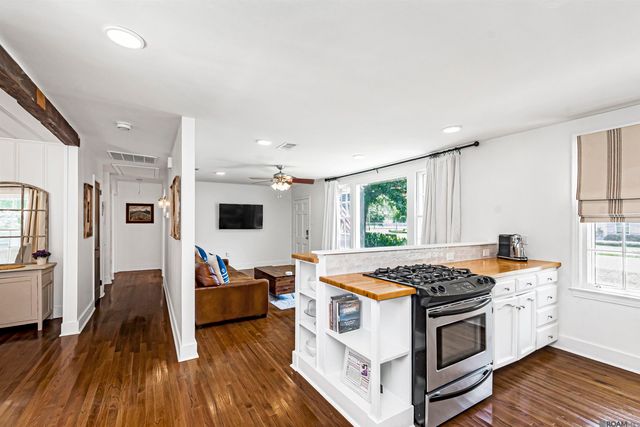 4145 Floyd Dr, Baton Rouge, LA 70808