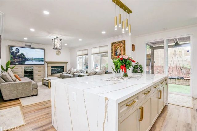 2 Dos Rios, Irvine, CA 92602