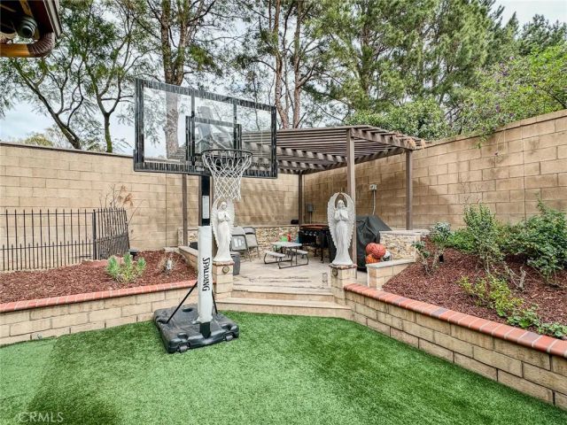 2 Dos Rios, Irvine, CA 92602