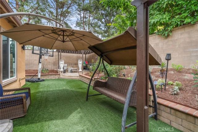 2 Dos Rios, Irvine, CA 92602