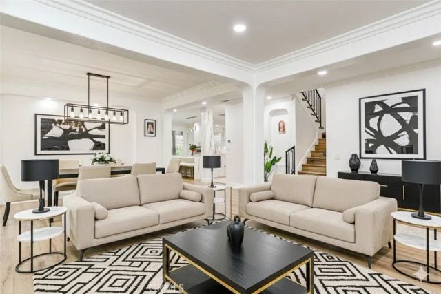 2 Dos Rios, Irvine, CA 92602