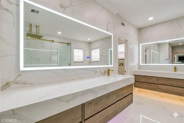 2 Dos Rios, Irvine, CA 92602