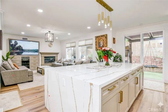 2 Dos Rios, Irvine, CA 92602