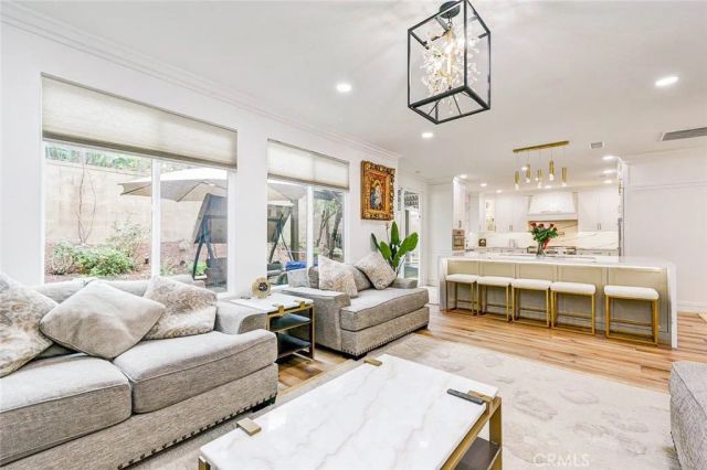 2 Dos Rios, Irvine, CA 92602