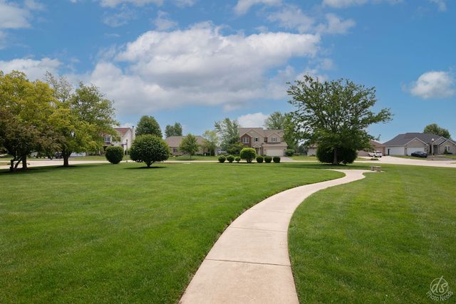 141 Mary Hamsmith Court, Sycamore, IL 60178