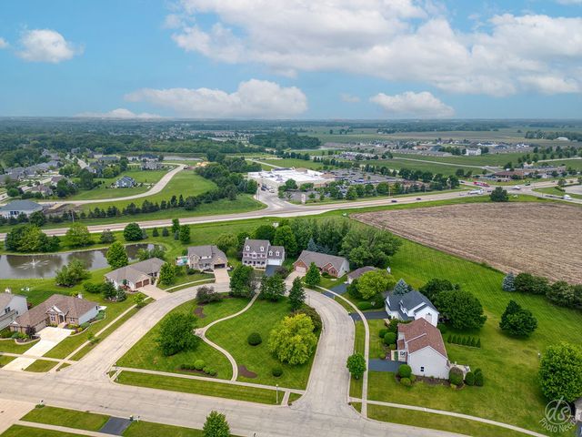 141 Mary Hamsmith Court, Sycamore, IL 60178