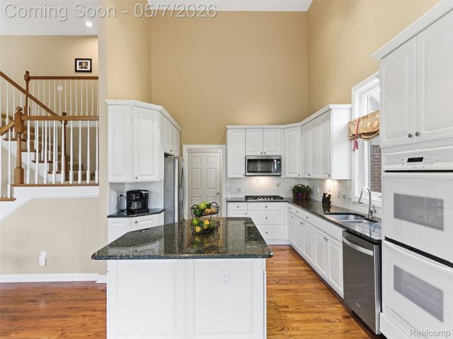 3874 Kaeleaf Road, Orion Charter Township, MI 48360