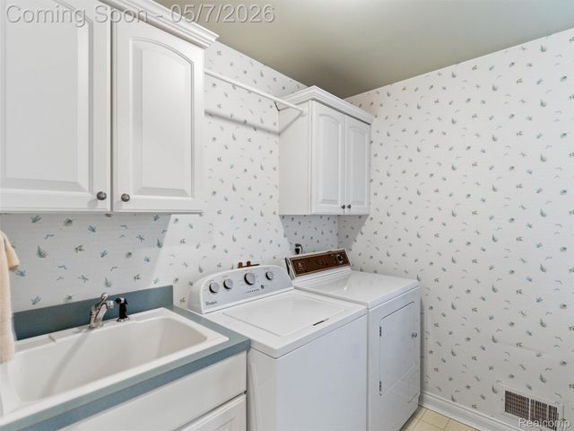 3874 Kaeleaf Road, Orion Charter Township, MI 48360