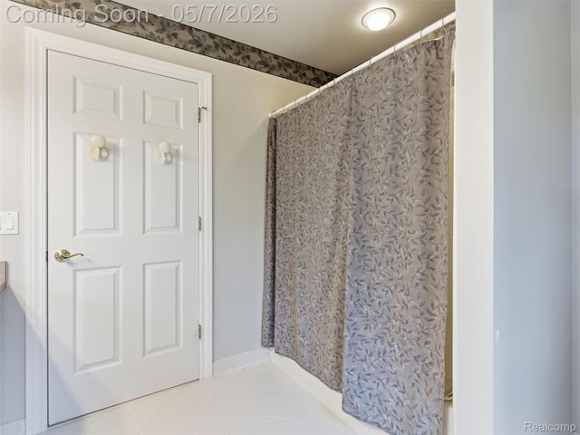3874 Kaeleaf Road, Orion Charter Township, MI 48360