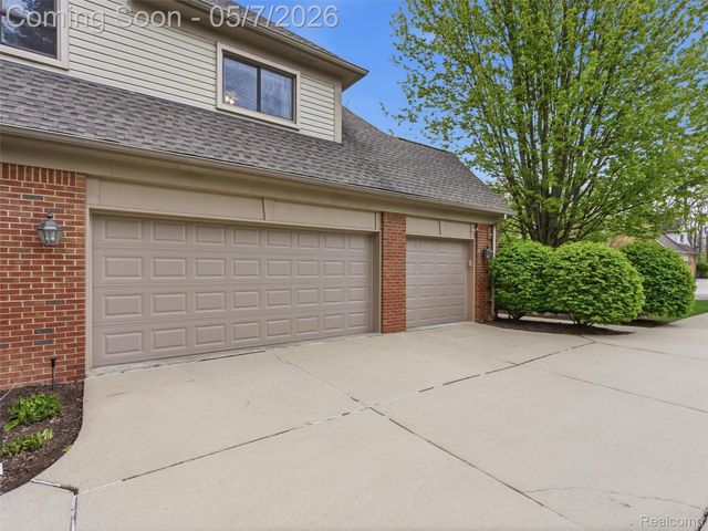 3874 Kaeleaf Road, Orion Charter Township, MI 48360
