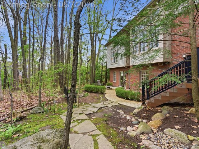 3874 Kaeleaf Road, Orion Charter Township, MI 48360