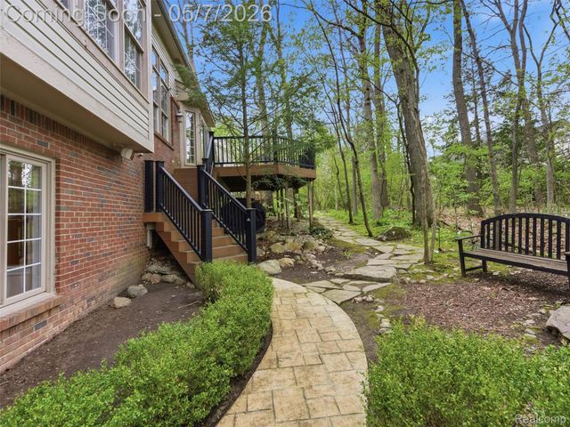 3874 Kaeleaf Road, Orion Charter Township, MI 48360
