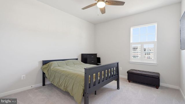 2124 BERWICK DR, Jeffersonton, VA 22724