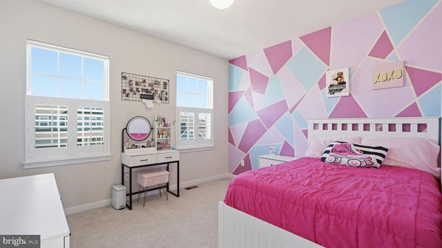 2124 BERWICK DR, Jeffersonton, VA 22724