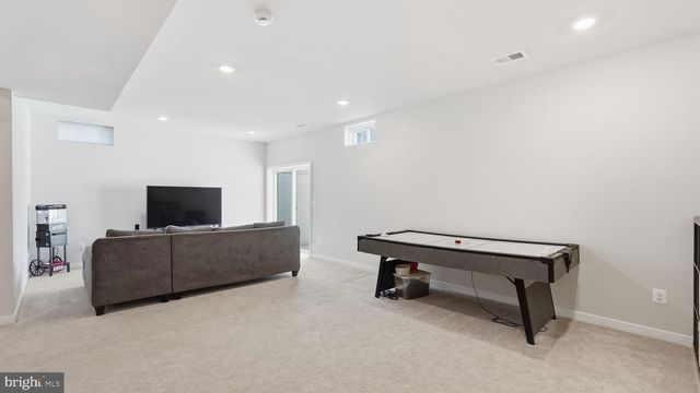 2124 BERWICK DR, Jeffersonton, VA 22724