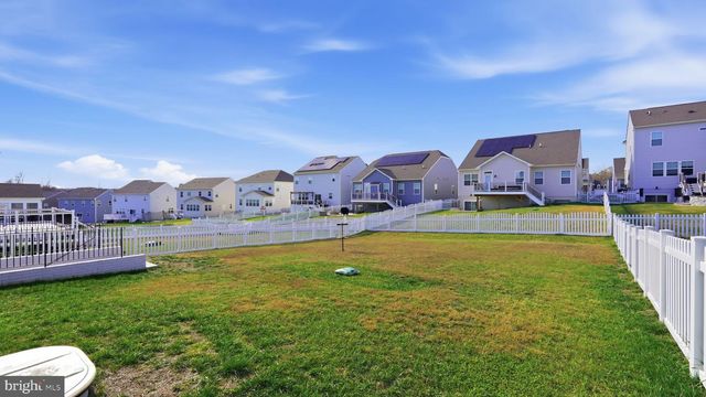 2124 BERWICK DR, Jeffersonton, VA 22724