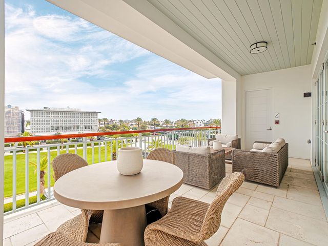 70 Governors Court C302, Alys Beach, FL 32461
