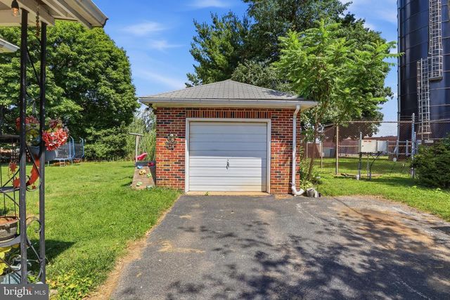 17855 BARRENS RD N, Stewartstown, PA 17363