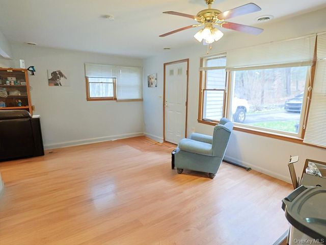 68 Kennel Road, Cuddebackville, NY 12729