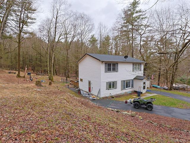 68 Kennel Road, Cuddebackville, NY 12729