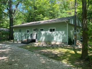 8417 W Shore Drive, Columbia Twp, MI 49056