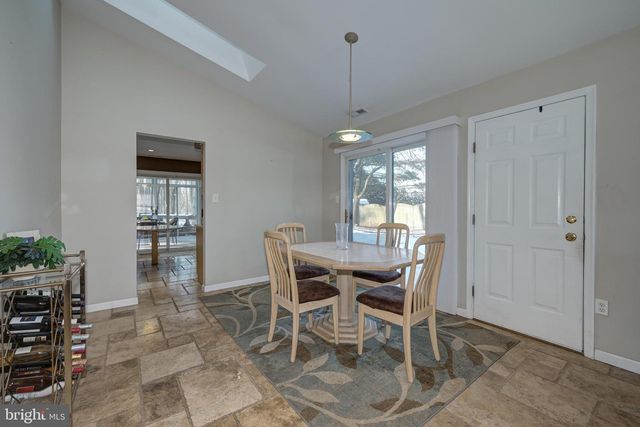 48 LONGHURST RD, Marlton, NJ 08053