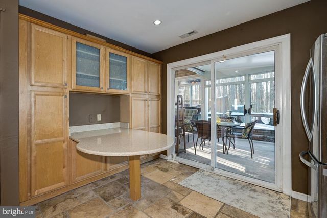 48 LONGHURST RD, Marlton, NJ 08053