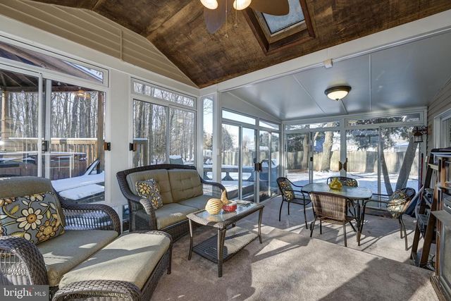 48 LONGHURST RD, Marlton, NJ 08053