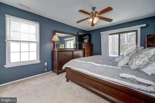 48 LONGHURST RD, Marlton, NJ 08053