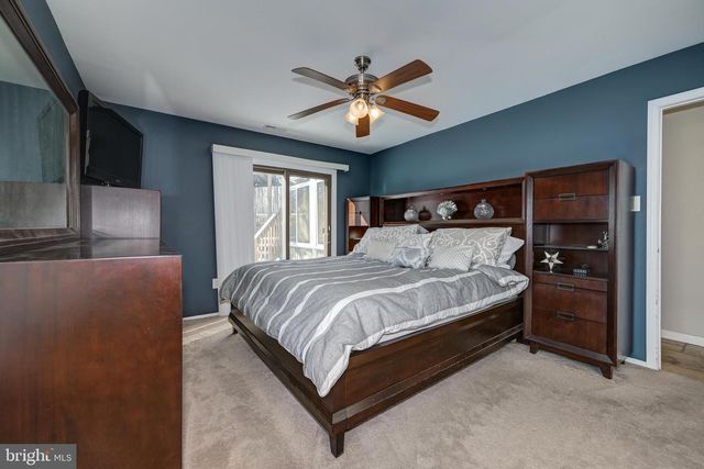 48 LONGHURST RD, Marlton, NJ 08053