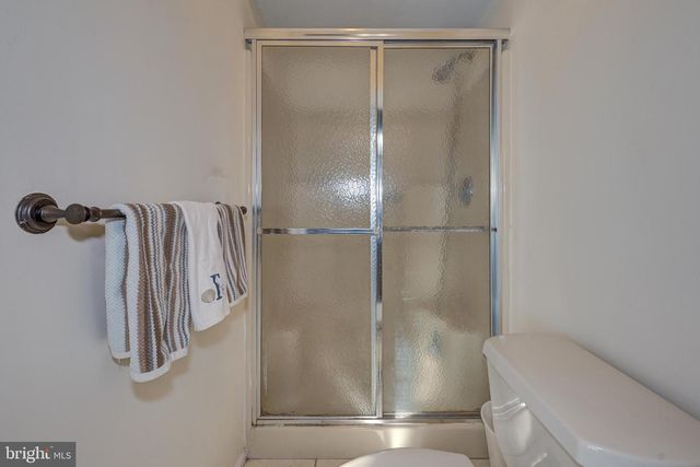 48 LONGHURST RD, Marlton, NJ 08053