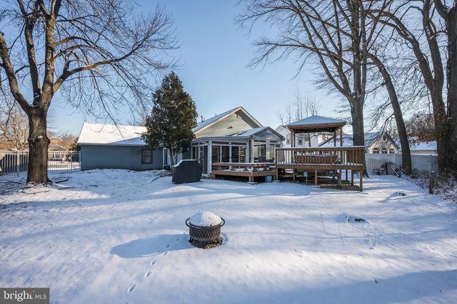 48 LONGHURST RD, Marlton, NJ 08053