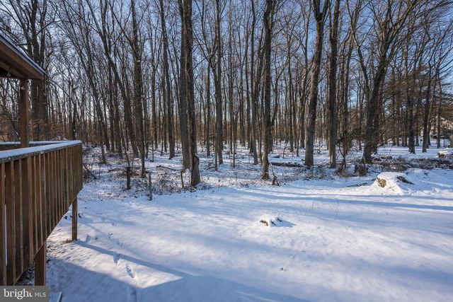 48 LONGHURST RD, Marlton, NJ 08053