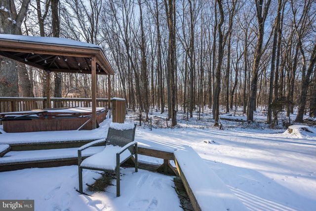 48 LONGHURST RD, Marlton, NJ 08053