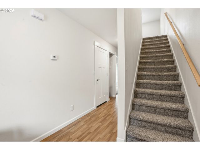 427 HARRIS Ln 14, Oregon City, OR 97045