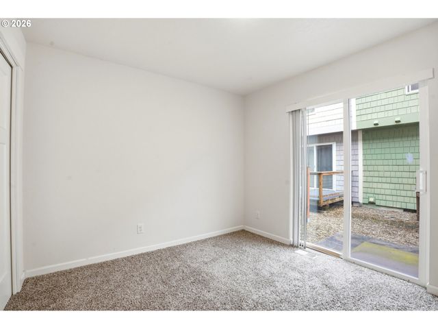 427 HARRIS Ln 14, Oregon City, OR 97045