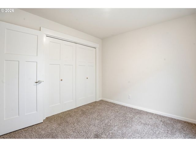 427 HARRIS Ln 14, Oregon City, OR 97045